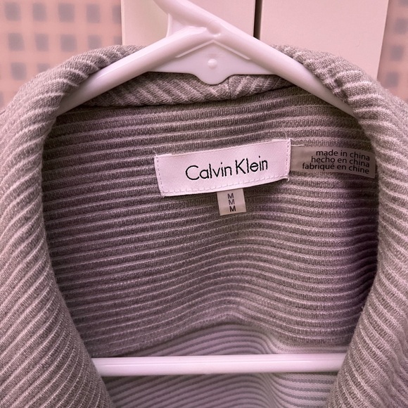 Calvin Klein light jacket. (Grey) - Picture 6 of 8